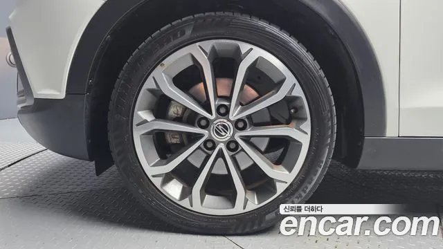 KG_Mobility_Ssangyong TIBOLI 2016 thumb 5