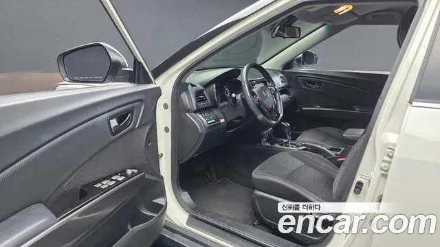 KG_Mobility_Ssangyong TIBOLI 2016 thumb 10