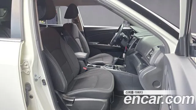 KG_Mobility_Ssangyong TIBOLI 2016 thumb 11