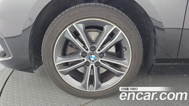 BMW 1-Series 2020 thumb 5
