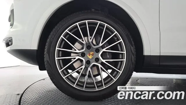 Porsche Cayenne 2020 thumb 4