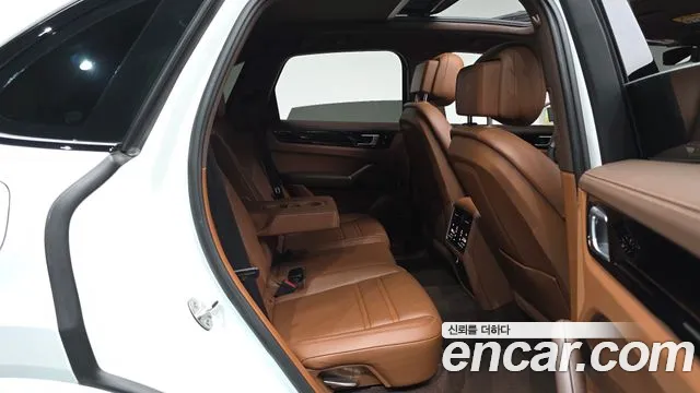 Porsche Cayenne 2020 thumb 10