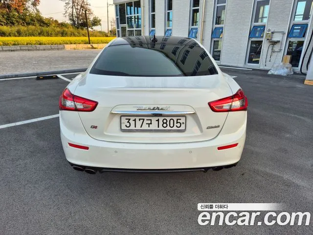 Maserati Ghibli 2017 thumb 2