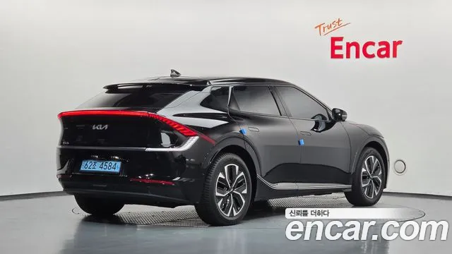 Kia EV6 2022 thumb 2