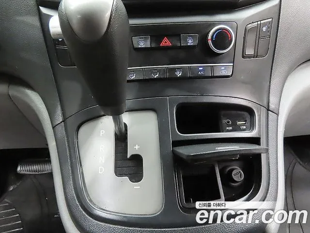 Hyundai Starex 2017 thumb 9