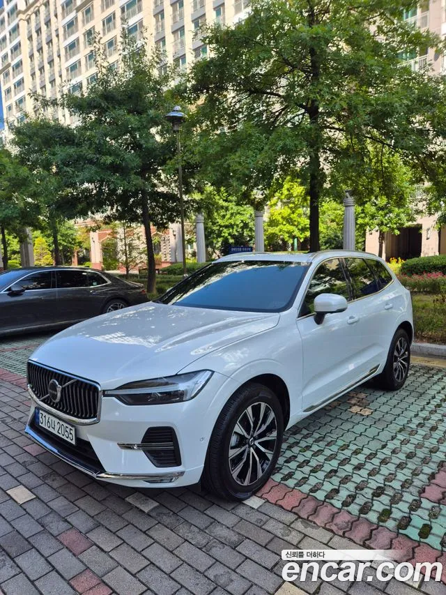 Volvo XC60 2023 thumb 3