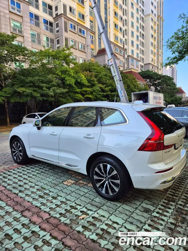 Volvo XC60 2023 thumb 6