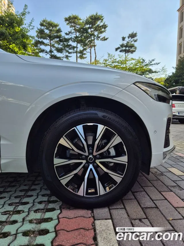 Volvo XC60 2023 thumb 7