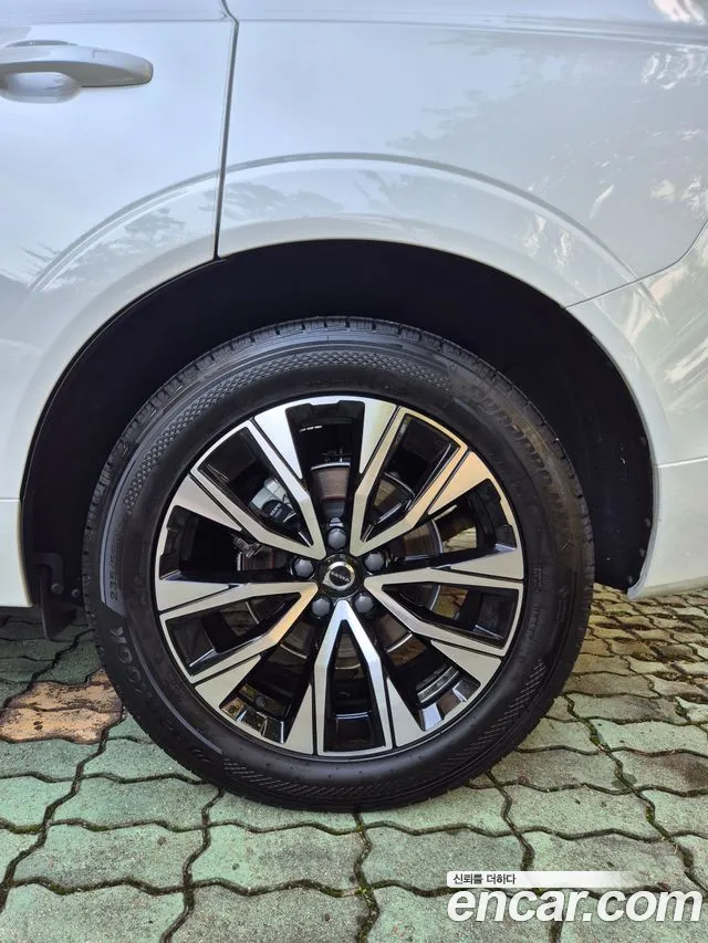 Volvo XC60 2023 thumb 9