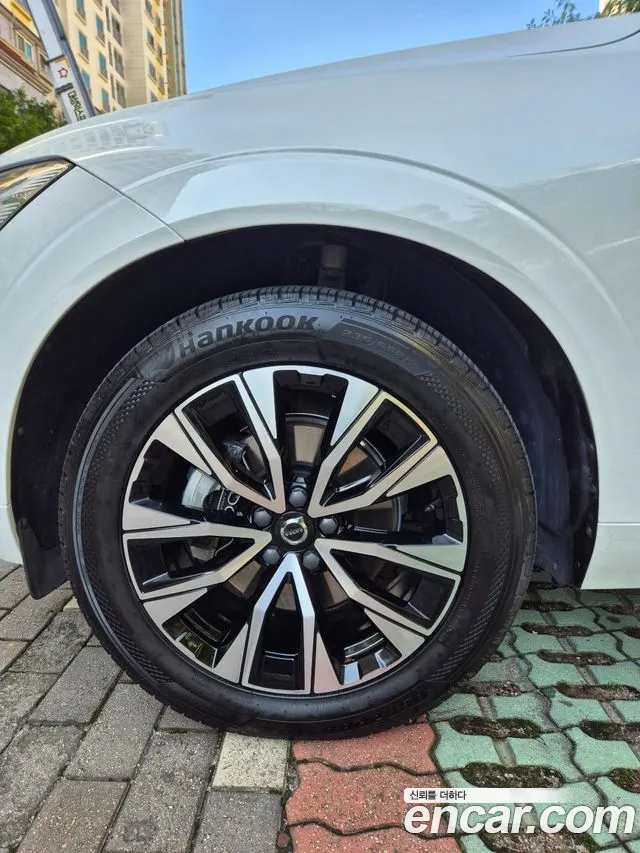 Volvo XC60 2023 thumb 10