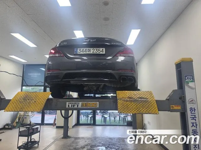Genesis G70 2020 thumb 2