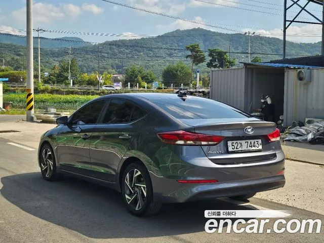 Hyundai Avante 2017 thumb 4
