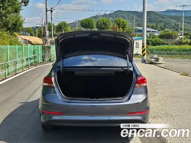 Hyundai Avante 2017 thumb 7