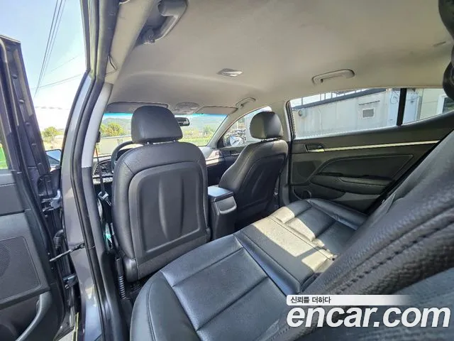 Hyundai Avante 2017 thumb 8