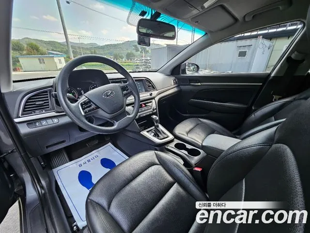 Hyundai Avante 2017 thumb 10