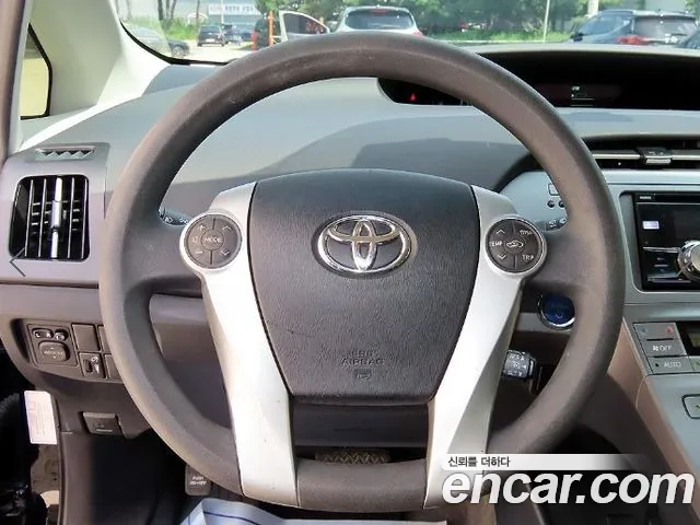 Toyota Prius 2014 thumb 8