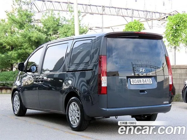 Hyundai Staria 2022 thumb 3