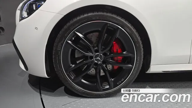 Mercedes-Benz E-Класс 2023 thumb 5