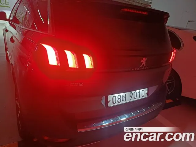 Peugeot 5008 2018 thumb 3
