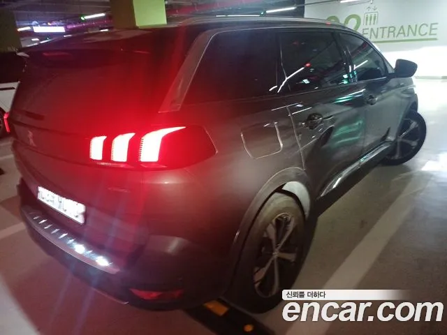 Peugeot 5008 2018 thumb 4