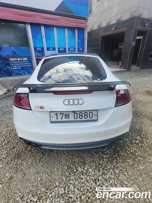 Audi TTS 2010 thumb 2