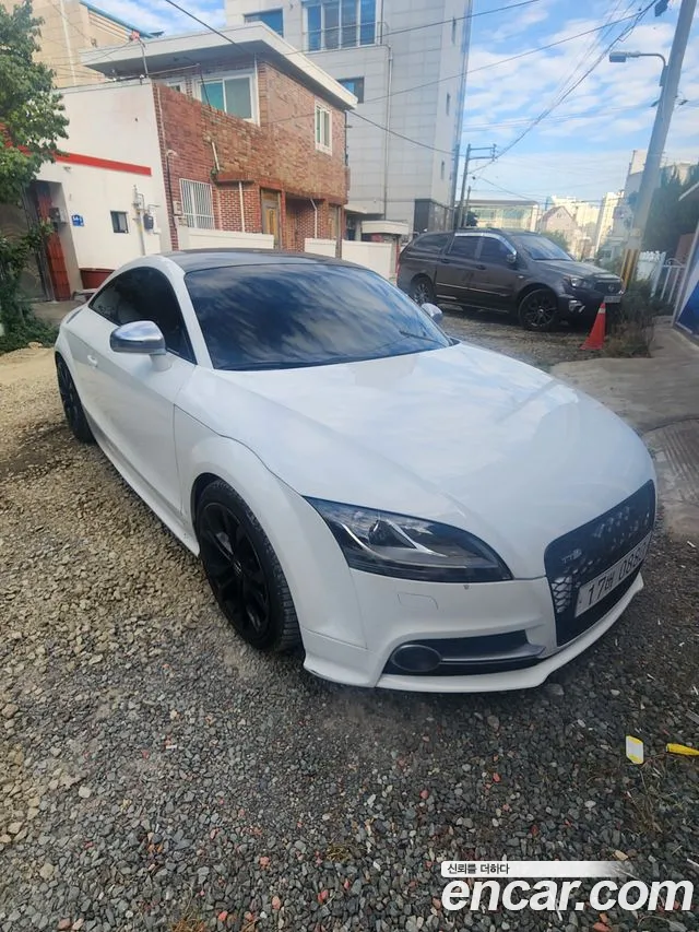 Audi TTS 2010 thumb 4