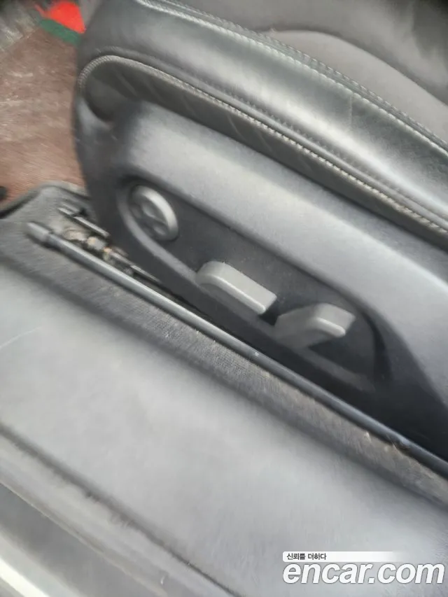 Audi TTS 2010 thumb 8