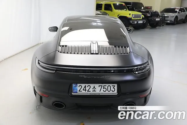 Porsche 911 2024 thumb 4