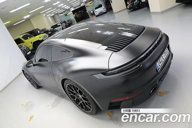 Porsche 911 2024 thumb 5