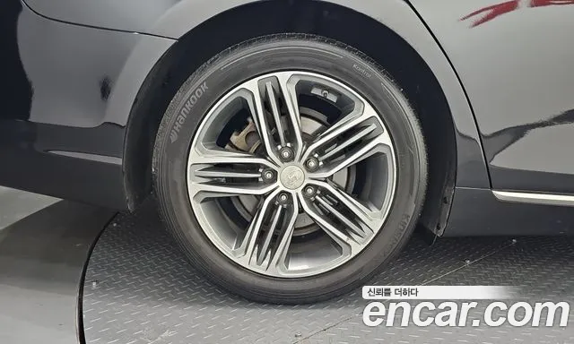 Hyundai Grandeur 2017 thumb 5