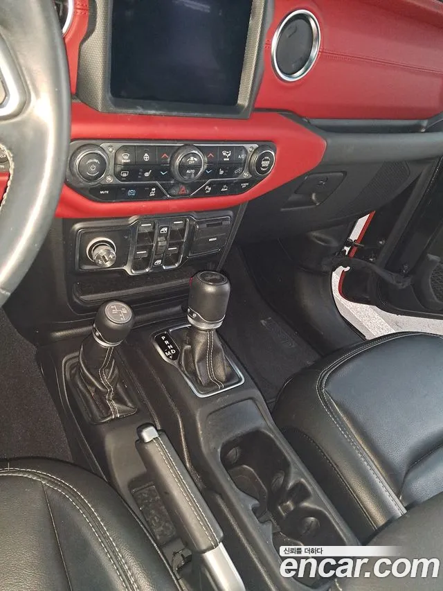Jeep Wrangler 2022 thumb 4