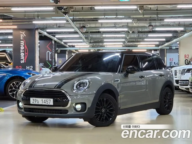MINI Clubman 2018 thumb 2