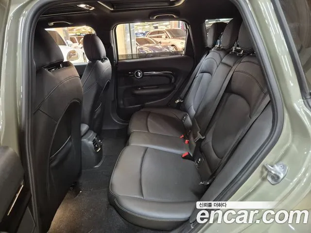 MINI Clubman 2018 thumb 9