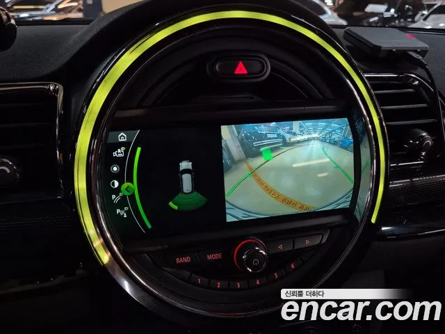 MINI Clubman 2018 thumb 10