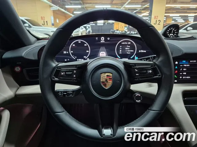 Porsche Taycan 2025 thumb 6
