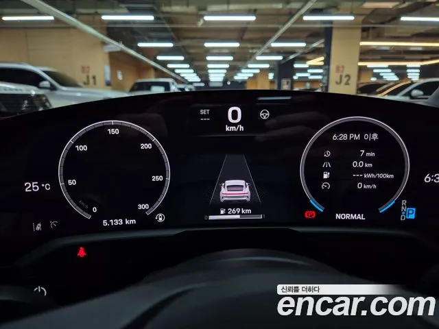 Porsche Taycan 2025 thumb 7