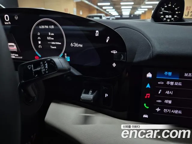 Porsche Taycan 2025 thumb 8