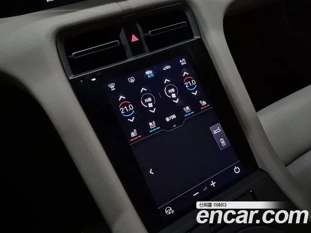 Porsche Taycan 2025 thumb 9