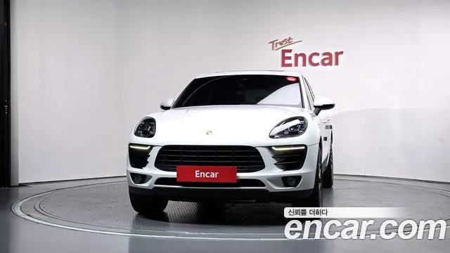 Porsche Macan 2016 thumb 3