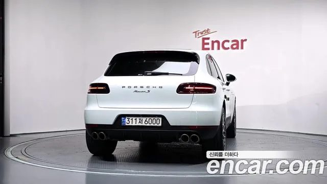 Porsche Macan 2016 thumb 4