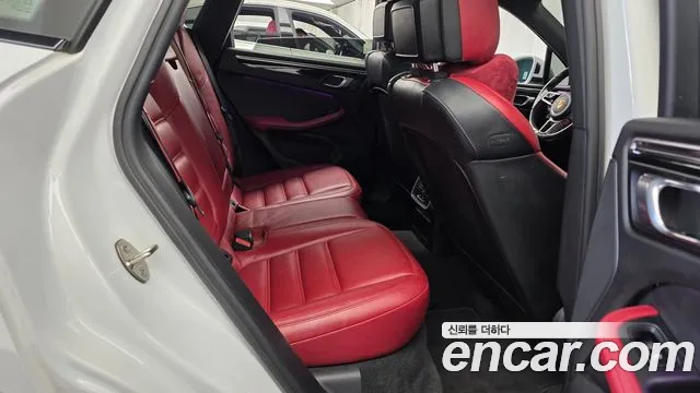 Porsche Macan 2016 thumb 12