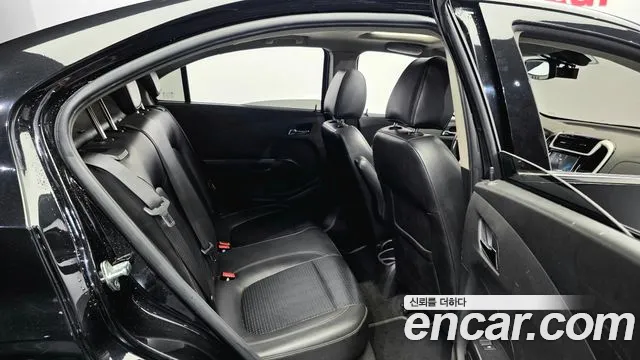 ChevroletGMDaewoo Aveo 2017 thumb 11