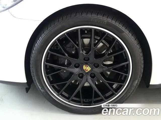 Porsche Panamera 2021 thumb 4