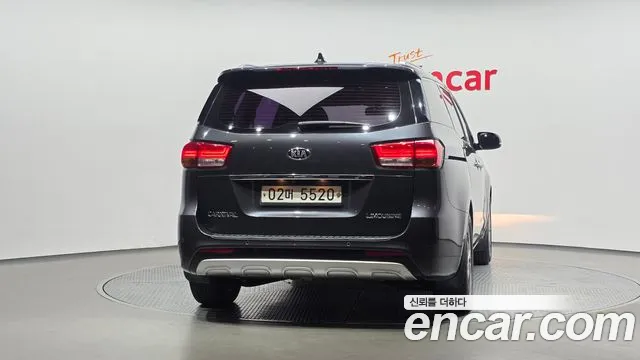 Kia Carnival 2018 thumb 4