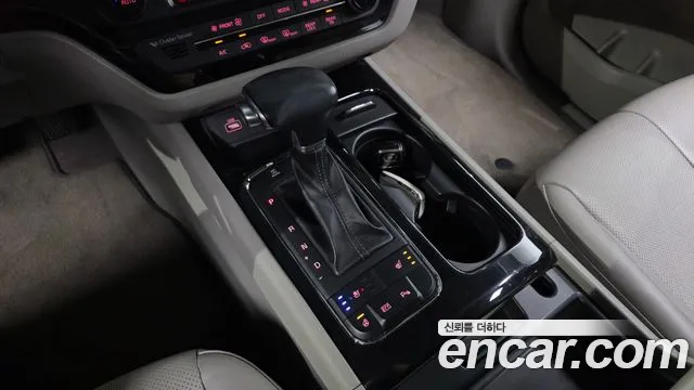 Kia Carnival 2018 thumb 9