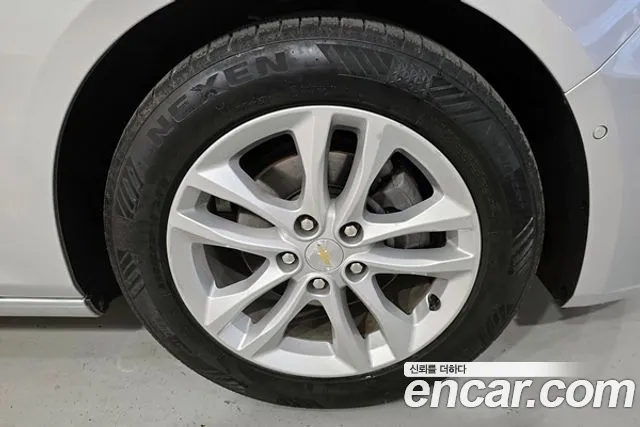 ChevroletGMDaewoo Malibu 2017 thumb 5