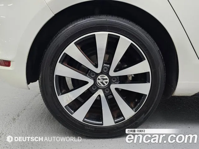 Volkswagen Golf Sportsvan 2012 thumb 5