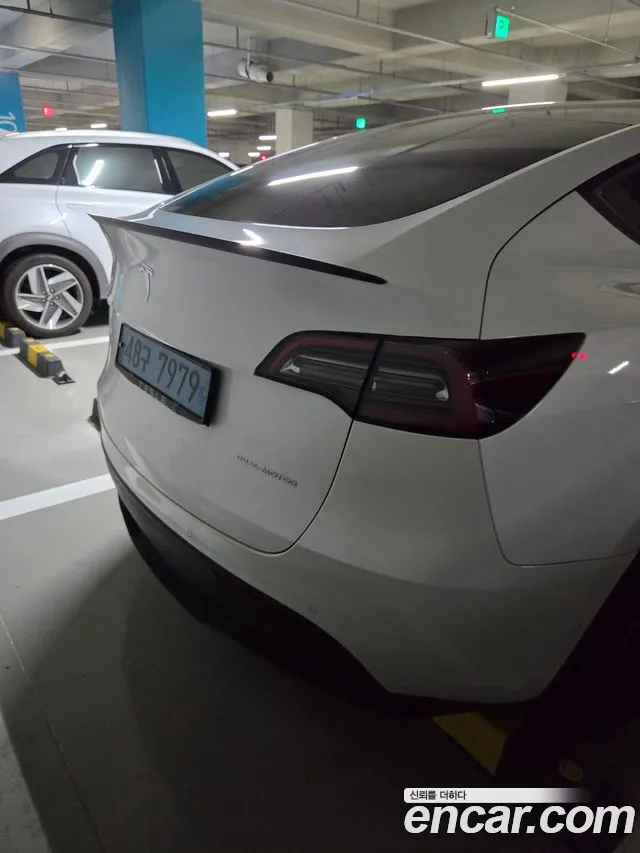 Tesla Model Y 2021 thumb 5