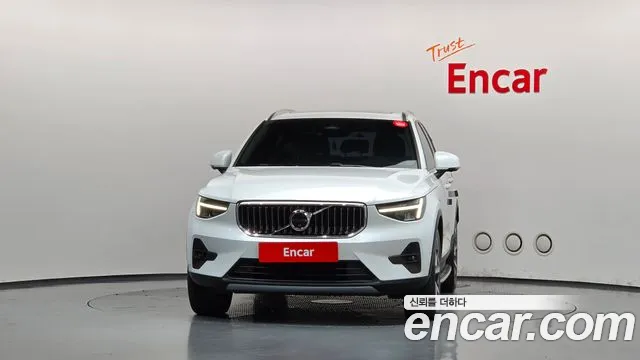 Volvo XC40 2022 thumb 3
