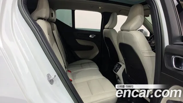 Volvo XC40 2022 thumb 11